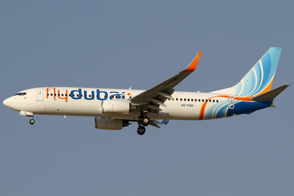 Пасажирський Boeing, який летів з Дубая до Тель-Авіва й подав сигнал про викрадення, сів у Саудівській Аравії. Що трапилось?